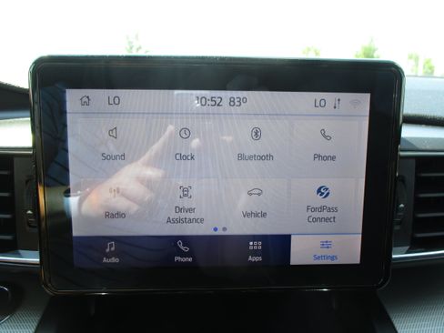 Used 2020 Ford Explorer XLT w/ Equipment Group 202A AWD/4WD image 24