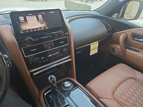 Used 2023 INFINITI QX80 Sensory w/ Cargo Package image 11