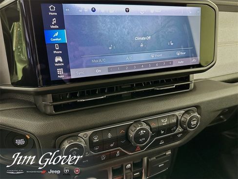 New 2025 Jeep Gladiator Sport image 36