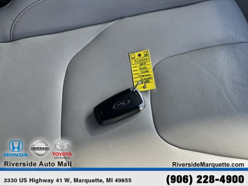 Used 2017 Ford Edge Titanium w/ Technology Package AWD/4WD image 27