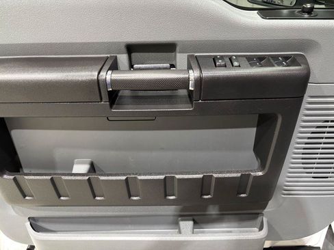 Used 2013 Ford F250 XL w/ PWR Equipment Group AWD/4WD image 16