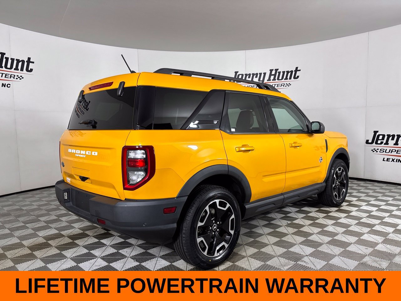 Used 2023 Ford Bronco Sport Outer Banks w/ Tech Package AWD/4WD image 6