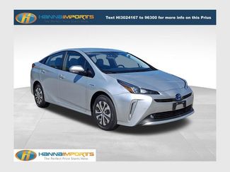 Used 2020 Toyota Prius LE AWD/4WD video 1