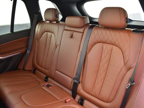 Used 2022 BMW X5 sDrive40i w/ M Sport Package RWD image 16