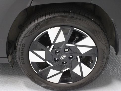 Used 2025 Hyundai Kona SEL FWD image 18
