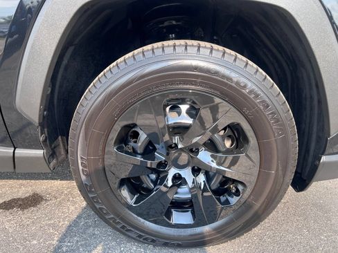 Used 2019 Toyota RAV4 LE w/ All Weather Liner Package AWD/4WD image 21