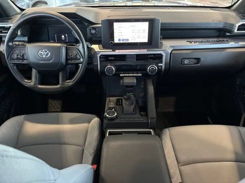 Used 2025 Toyota Tacoma SR5 AWD/4WD image 16