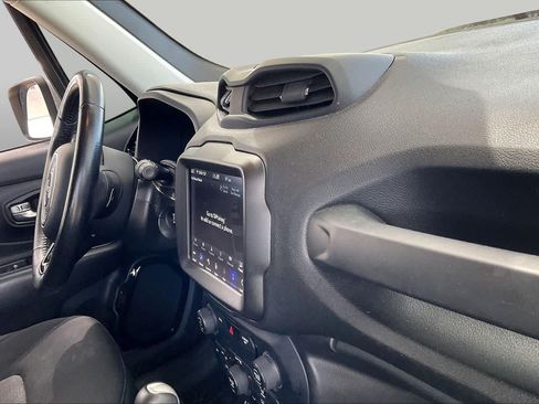 Used 2020 Jeep Renegade Altitude w/ UConnect 8.4 Nav Group AWD/4WD image 19