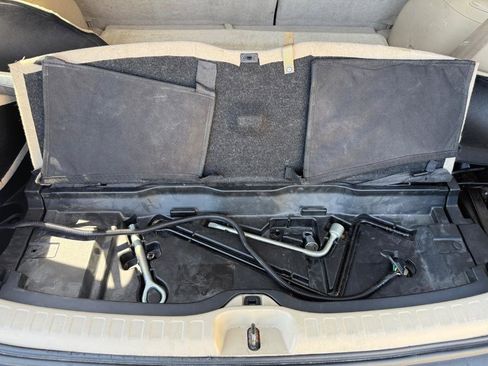 Used 2006 Toyota Highlander 4WD V6 w/ 3rd Row image 10