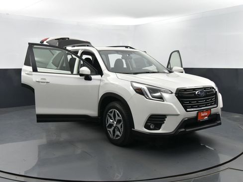Certified 2024 Subaru Forester Premium image 40