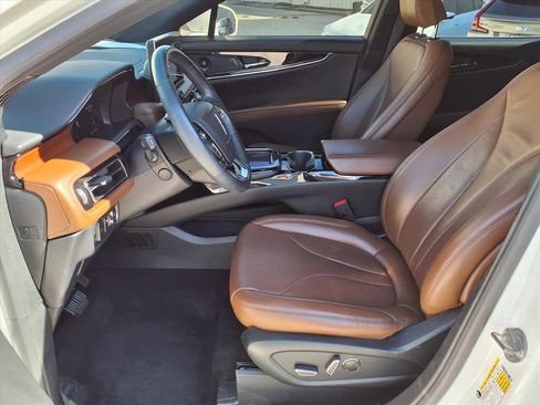 Used 2022 Lincoln Nautilus Reserve w/ Equipment Group 201A image 13