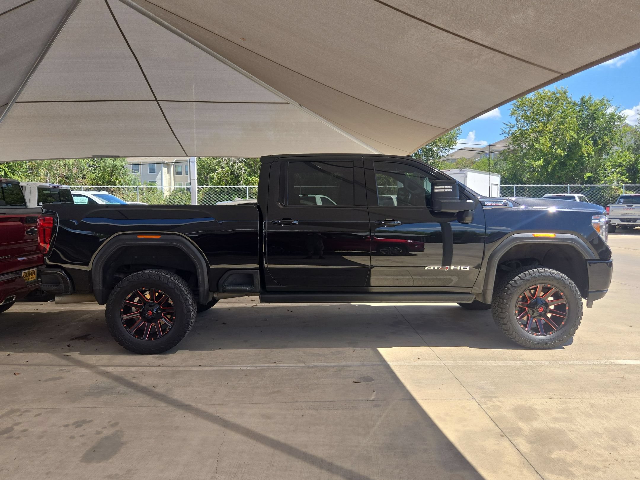 Used 2021 GMC Sierra 2500 AT4 w/ AT4 Premium Plus Package AWD/4WD image 8