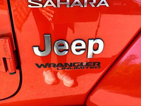 Used 2020 Jeep Wrangler Unlimited Sahara AWD/4WD image 9