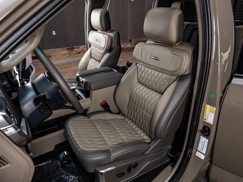 Used 2026 Ford F350 Platinum w/ Platinum Plus Package image 30