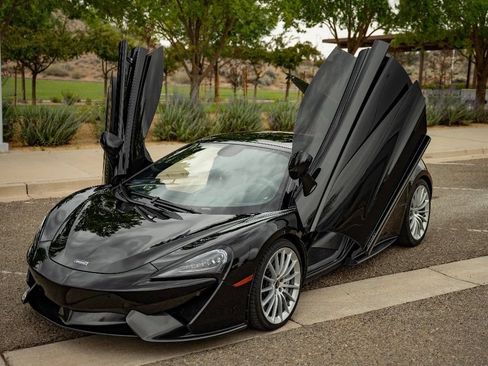 Used 2017 McLaren 570S RWD image 13