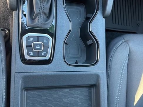 New 2026 Nissan Frontier SV w/ All-Weather Content Package image 12