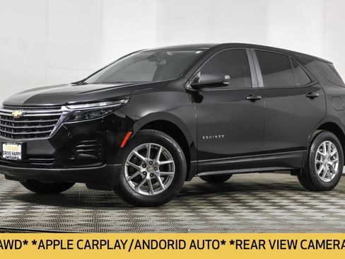 Used 2022 Chevrolet Equinox LS image 2