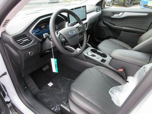 Used 2025 Ford Escape SE w/ PHEV Premium Package FWD image 3