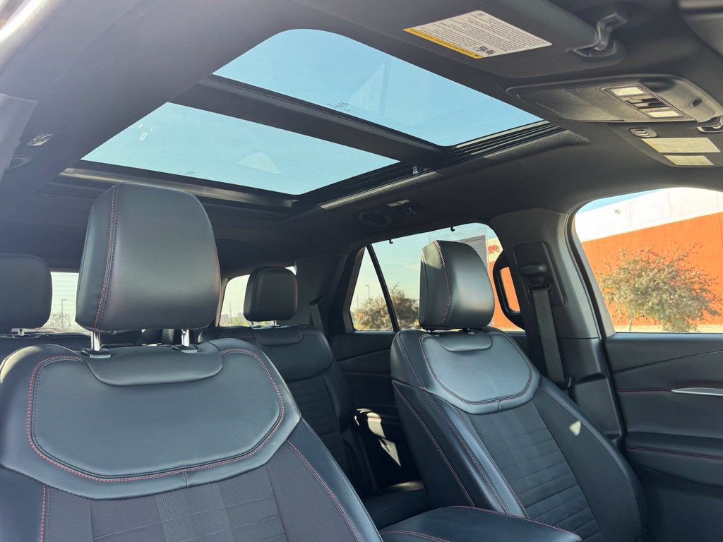 Used 2025 Ford Explorer ST-Line w/ Premium Package AWD/4WD image 29