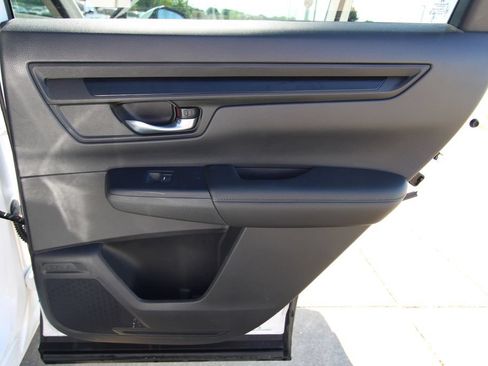 Used 2025 Honda CR-V EX image 40