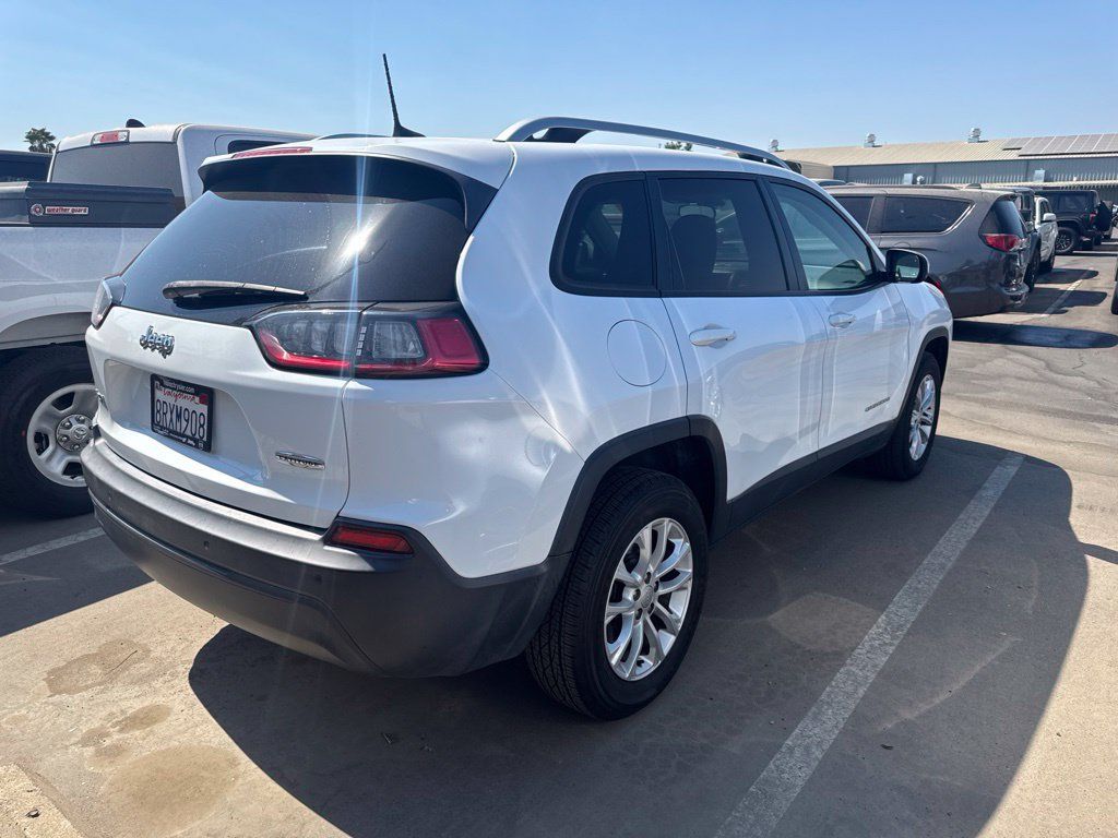 Used 2020 Jeep Cherokee Latitude AWD/4WD image 4