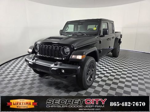 New 2025 Jeep Gladiator Sport image 3