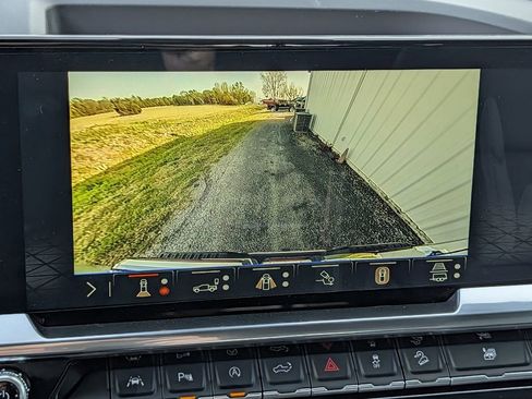 New 2026 GMC Sierra 1500 SLT image 18