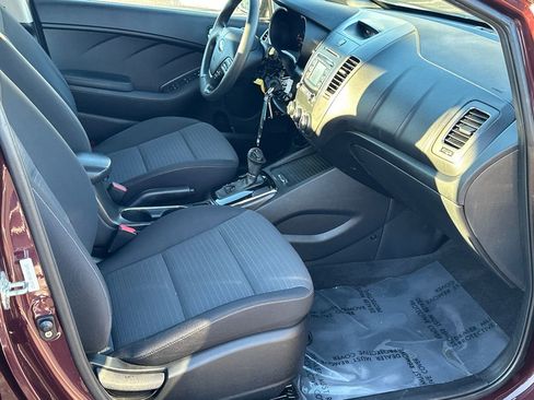 Used 2017 Kia Forte LX w/ LX Popular Package image 7