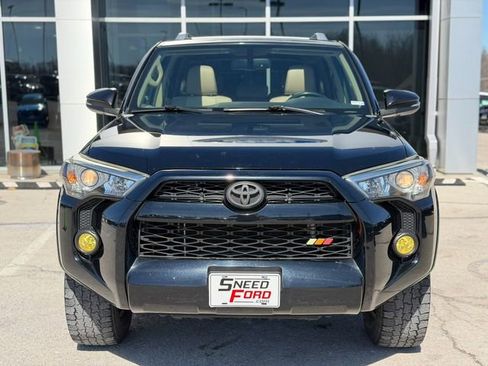 Used 2015 Toyota 4Runner SR5 Premium image 2