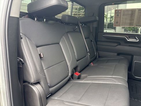 Used 2025 GMC Sierra 2500 SLT w/ SLT Convenience Package AWD/4WD image 46