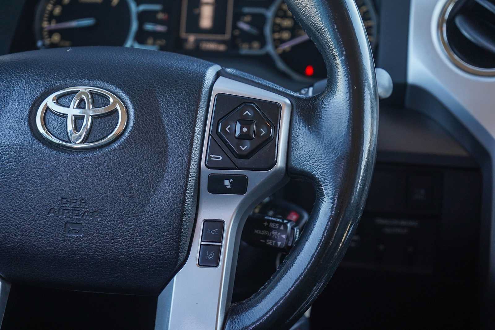 Used 2020 Toyota Tundra SR5 w/ SR5 Leather Package AWD/4WD image 18