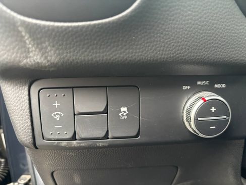 Used 2015 Kia Soul ! w/ Sun & Sound Package FWD image 14