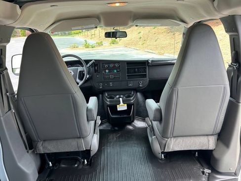 New 2026 Chevrolet Express 2500 Extended RWD image 33