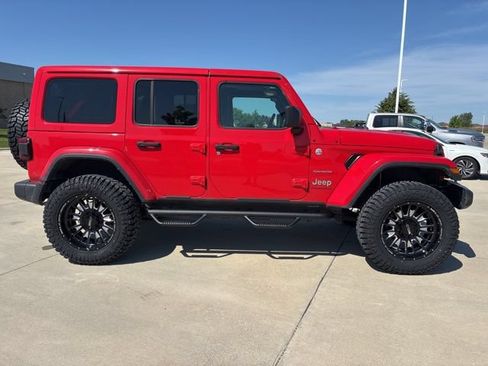 Used 2024 Jeep Wrangler Unlimited Sahara AWD/4WD image 26