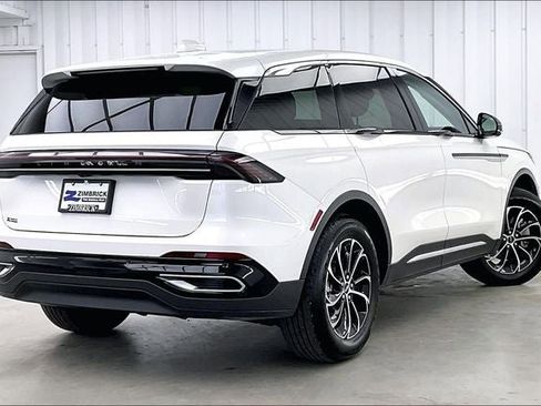 Used 2025 Lincoln Nautilus Premier w/ Equipment Group 102A AWD/4WD image 12