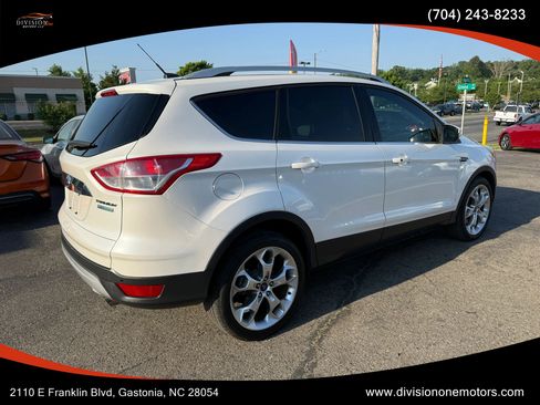 Used 2016 Ford Escape Titanium w/ Equipment Group 301A FWD image 4