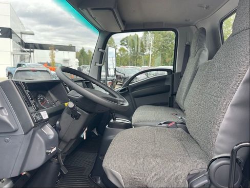 Used 2024 Chevrolet Low Cab Forward RWD image 9
