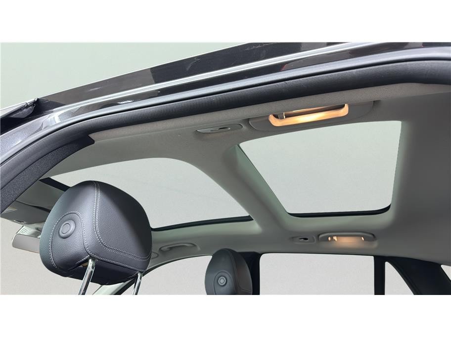 Used 2020 Mercedes-Benz GLC 300 image 31