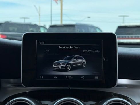 Used 2016 Mercedes-Benz GLC 300 4MATIC image 25