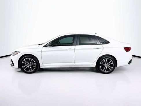 Used 2025 Volkswagen Jetta Sport image 3