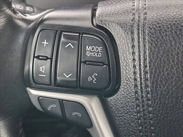 Used 2019 Toyota Highlander XLE AWD/4WD image 17