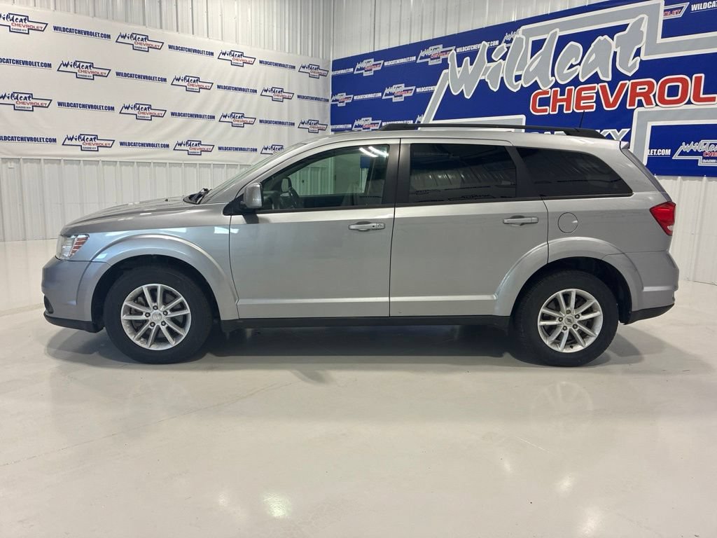 Used 2019 Dodge Journey SE w/ Connectivity Group FWD image 3
