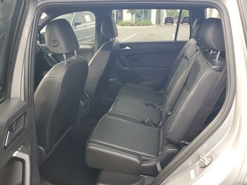 Used 2022 Volkswagen Tiguan SE R-Line FWD image 11