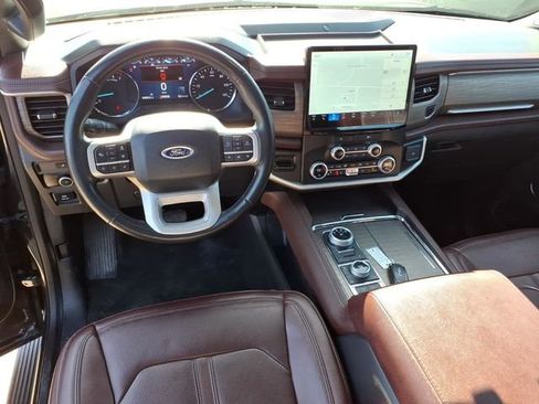 Used 2024 Ford Expedition Limited image 17