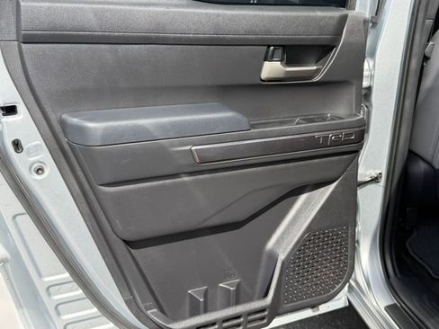 Used 2024 Toyota Tacoma TRD Off-Road image 29