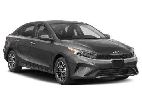 Used 2023 Kia Forte LXS w/ LXS Technology Package FWD image 9