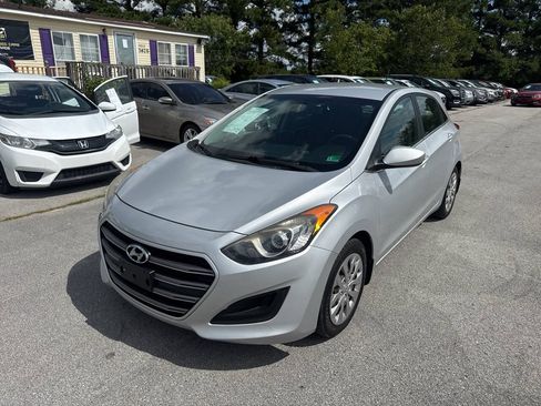 Used 2016 Hyundai Elantra GT FWD image 1