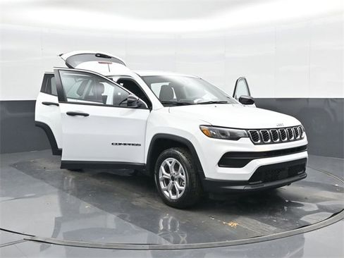 Used 2025 Jeep Compass Sport image 45