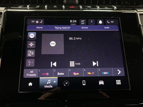 Used 2025 Jeep Grand Cherokee Altitude AWD/4WD image 14