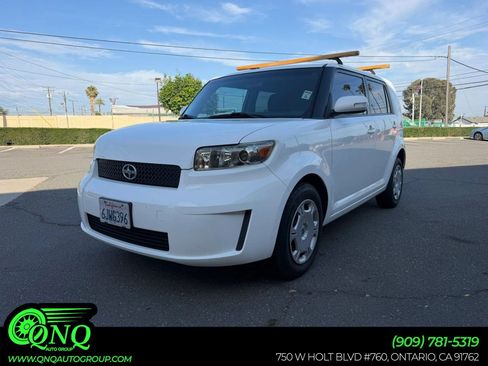 Used 2010 Scion xB FWD image 1